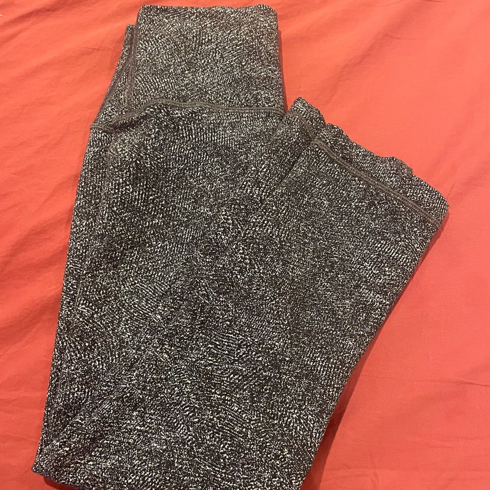 Wonder under blue/ grey size six lululemon leggings